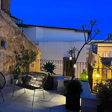 Sikelikos Apartment *