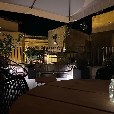 Sikelikos Apartment