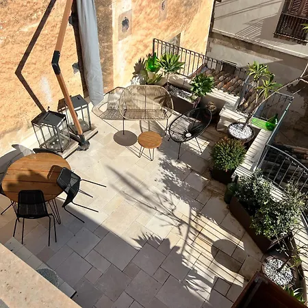 Apartment Sikelikos *