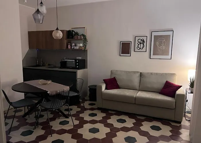 Sikelikos Apartment *