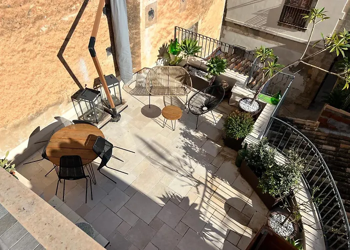 Apartment Sikelikos *